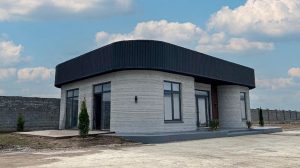 První 3D tištěný dům v Kazachstánu vytisknutý z mimořádně pevného betonu a zkonstruovaný tak, aby odolalo zemětřesení o síle až 7 stupňů Richterovy škály