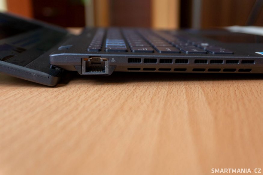 Asus ExpertBook B5 a konektorová výbava