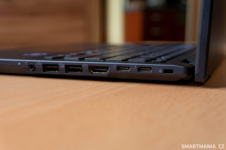 Asus ExpertBook B5 a konektorová výbava