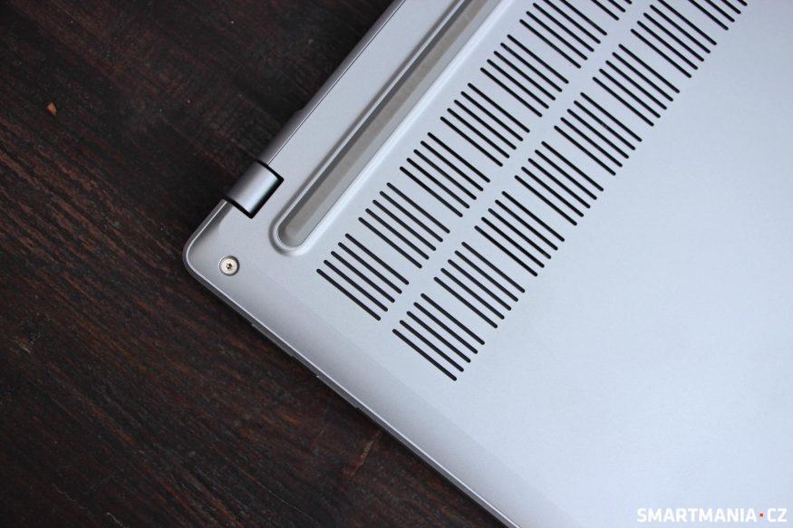 Asus Vivobook S 15 zespodu