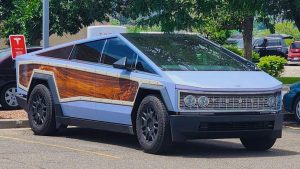 Cybertruck s vinylovým polepem