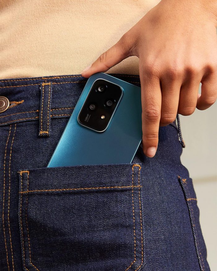 Smartphone Honor 200 v zelené barvě