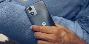 Chytrý telefon Motorola Moto E13