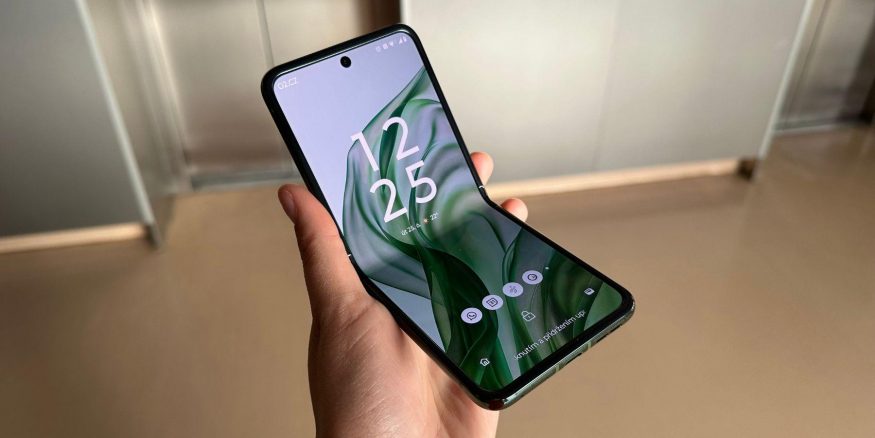 Chytrý telefon Motorola Razr 50 Ultra