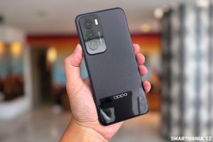 Oppo Reno 12 Pro v černé barvě