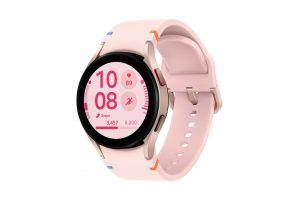 Chytré hodinky Samsung Galaxy Watch FE na propagačním snímku