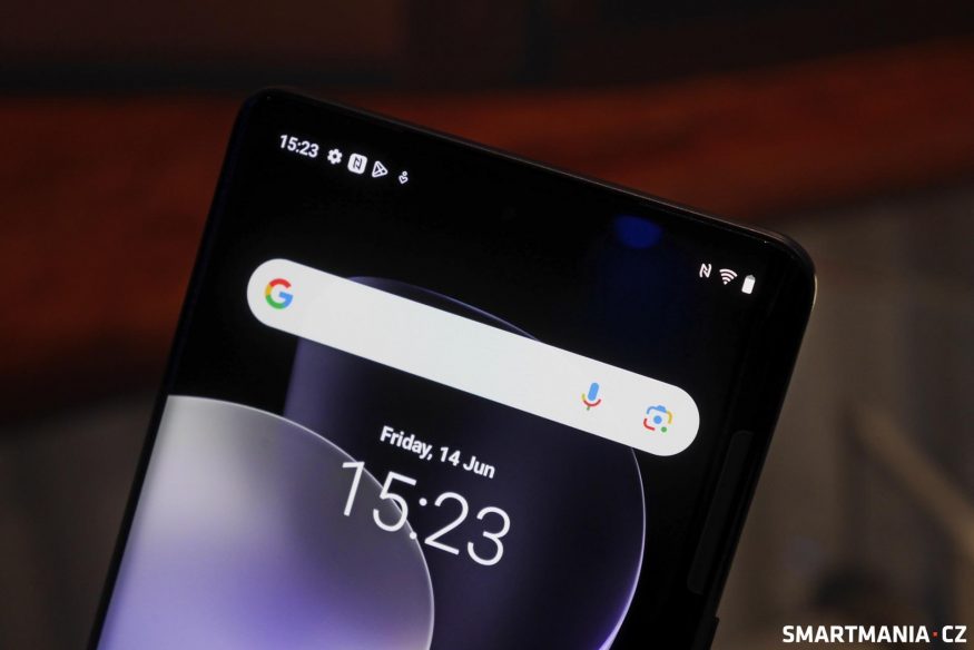 Vivo V40 a detail displeje