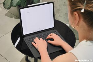 Klávesnice Logi Combo Touch k iPadu Pro (2024)
