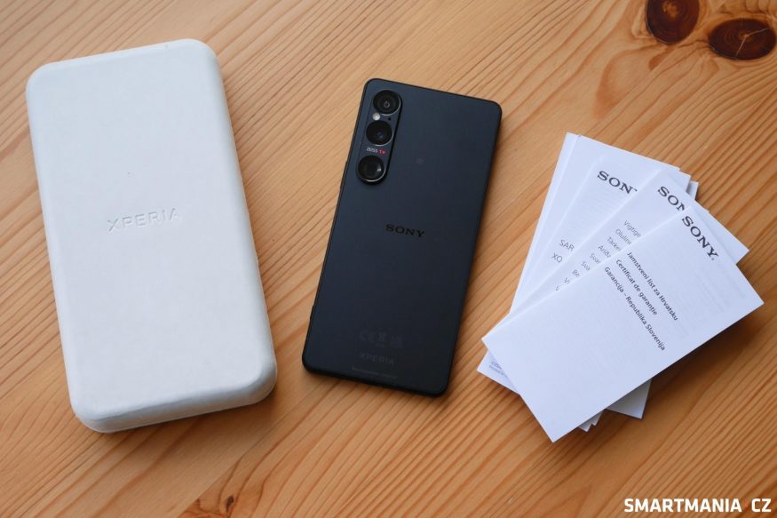Obsah balení Sony Xperie 1 VI