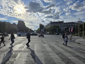 1× (hlavní fotoaparát)