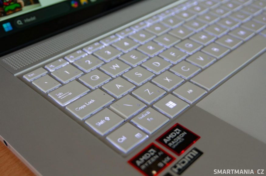 Podsvícená klávesnice u notebooku Asus Zenbook S 16