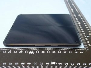 Ohebný smartphone Google Pixel Pro Fold na uniklém snímku