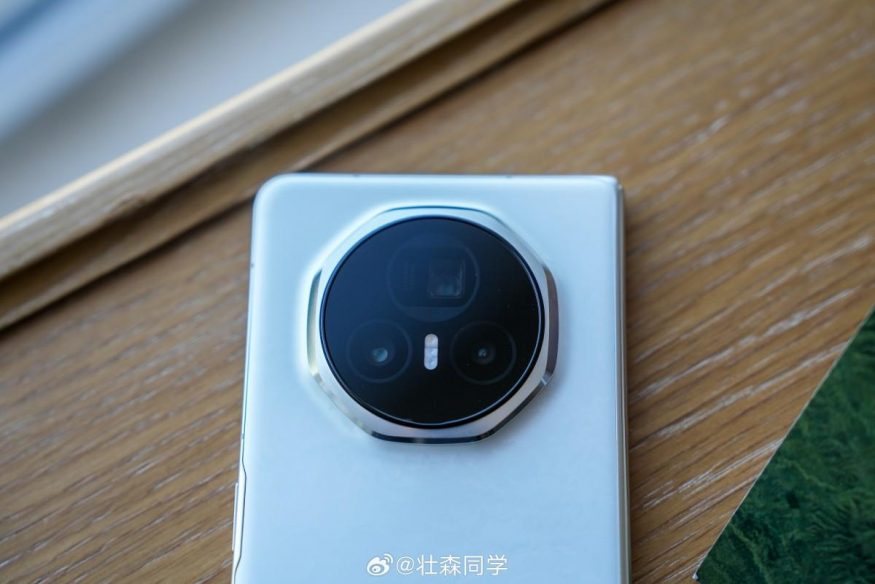 Honor Magic V3 na fotografii