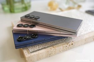 Samsung Galaxy Z Fold 6 v několika barevných variantách