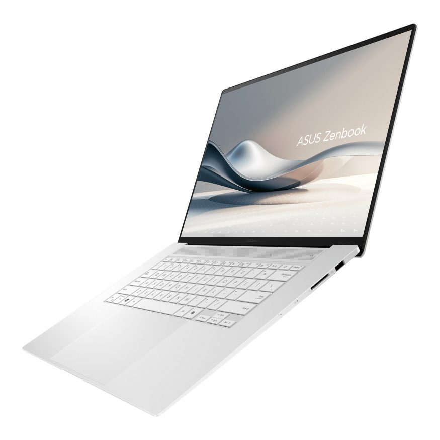 Asus Zenbook S16 na propagačním snímku