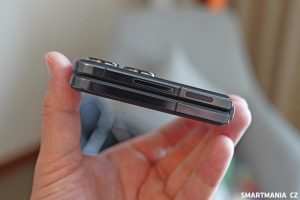 Xiaomi Mix Flip v zavřeném stavu