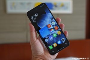 Xiaomi Mix Flip v otevřeném stavu