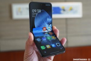Xiaomi Mix Flip v otevřeném stavu
