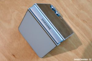 Samsung Galaxy Z Flip 6 ze všech stran