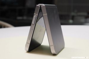 Samsung Galaxy Z Flip 6 ze všech stran