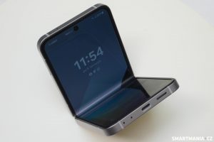 Samsung Galaxy Z Flip 6 ze všech stran