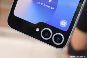 Fotoaparát Galaxy Z Flip 6 se dvěma fotoaparáty