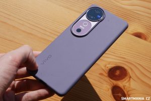 Vivo V40 v plastovém obalu