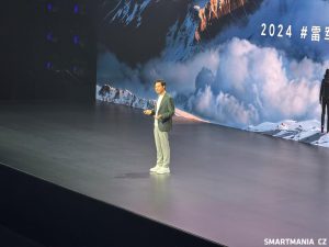 CEO Xiaomi Lei Jun během výročního projevu