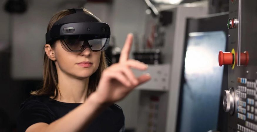 Headset pro rozšířenou realitu Microsoft HoloLens