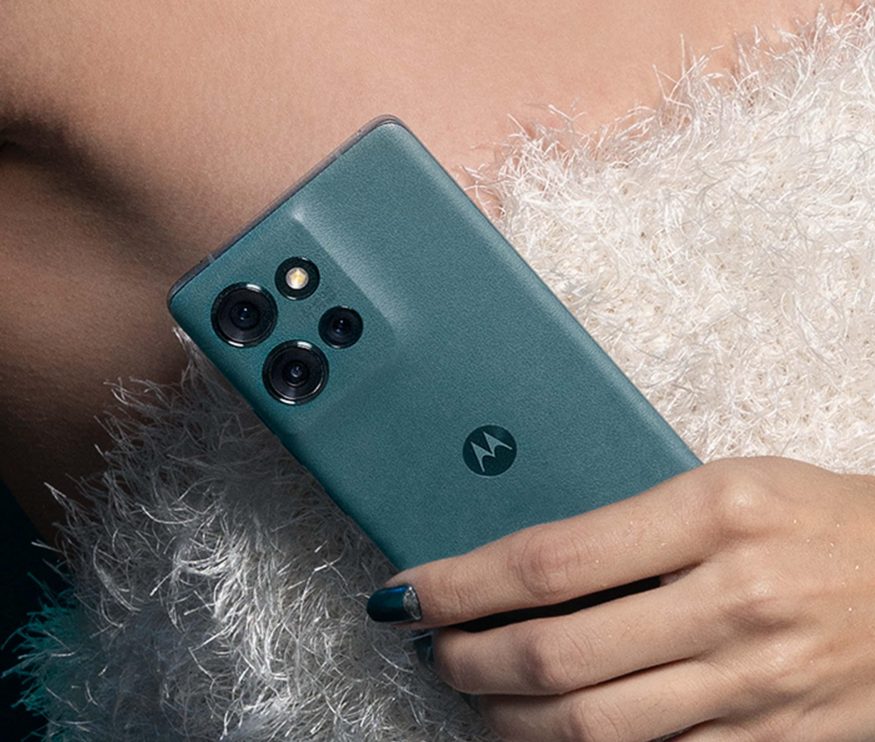 Motorola Edge 50 v zelené barvě