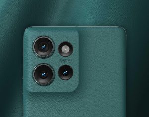Motorola Edge 50 v zelené barvě