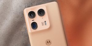 Chytrý telefon Motorola Edge 50 Ultra na propagačním snímku