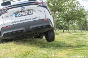 Tuhá karoserie dovolí postavit auto jen na 3 kola