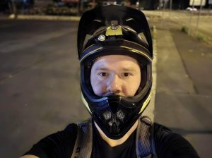 Selfie kamera v noci