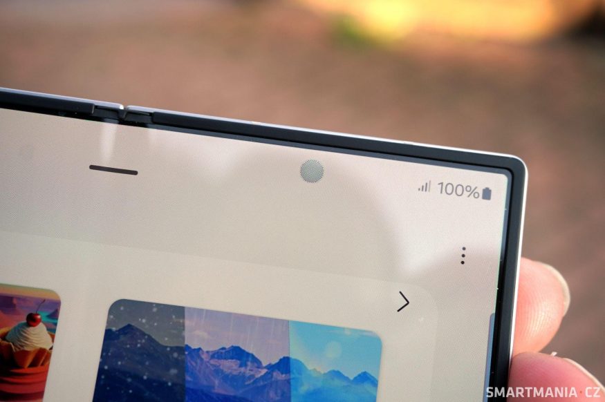 samsung galaxy z fold 6 recenze 22 Selfie kamerka integrovaná do displeje není neviditelná