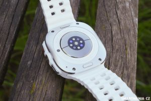 Samsung Galaxy Watch Ultra ze všech stran