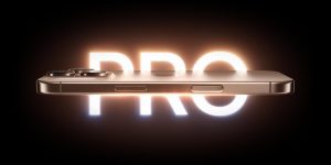 Smartphone iPhone 16 Pro na propagačním snímku