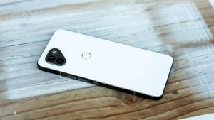 Chytrý telefon OSOM OV1 na oficiálním snímku