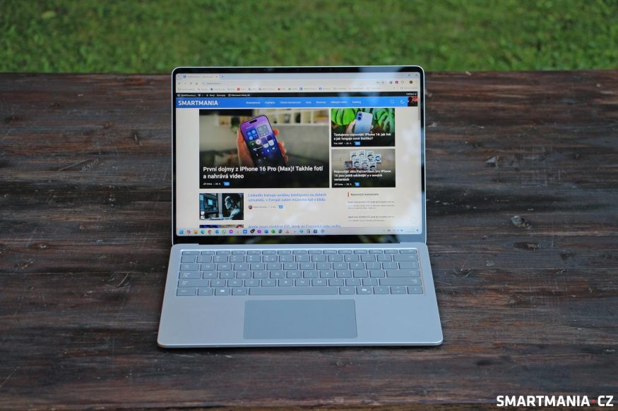 Surface Laptop 7. edice zepředu