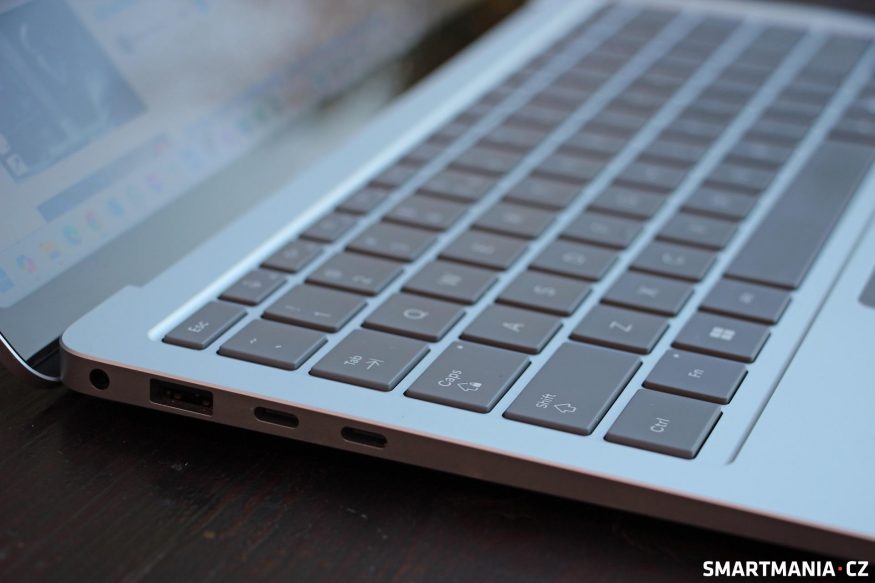 Klávesnice počítače Surface Laptop 7. edice
