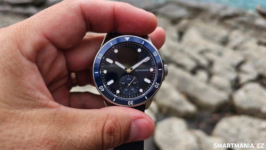 Withings ScanWatch Nova v modré barvě