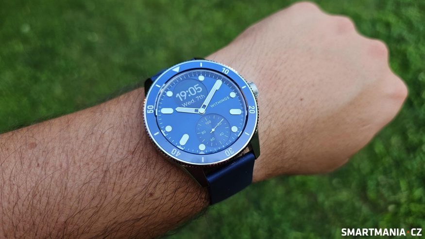 Withings ScanWatch Nova s pryžovým řemínkem