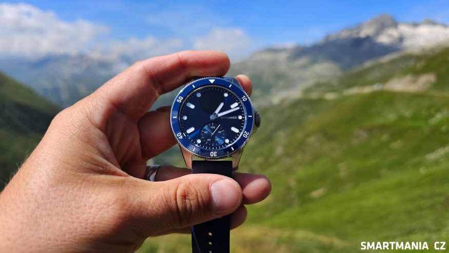 Withings ScanWatch Nova v modré barvě