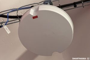 Vysílače jsou rozmístěny všude po vnitřních částech komplexu DC7