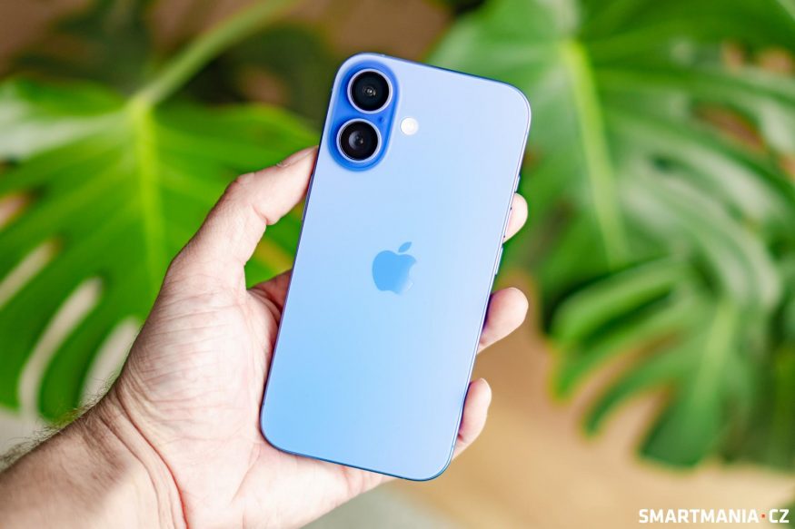 iPhone 16 v ruce redaktora