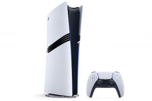 Konzole PlayStation 5 Pro z různých úhlů