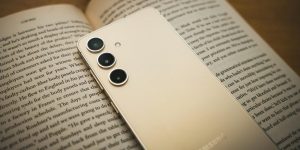 Samsung Galaxy S24 na oficiální fotografii