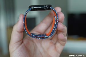 Apple Watch Series 10 se sportovním Nike řemínkem