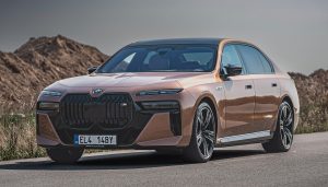 BMW i7