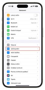 Jak na iPhonu aktivovat pohybová vodítka